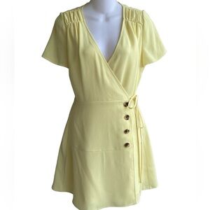 Gianni Bini Yellow Wrap Dress Side Buttons Lined Ladies 2 Short Sleeve Ruching